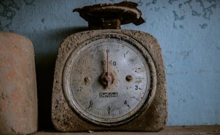 Dal gomito del faraone al chilogrammo quantistico - La metrologia pesa la storia e sorregge il futuro